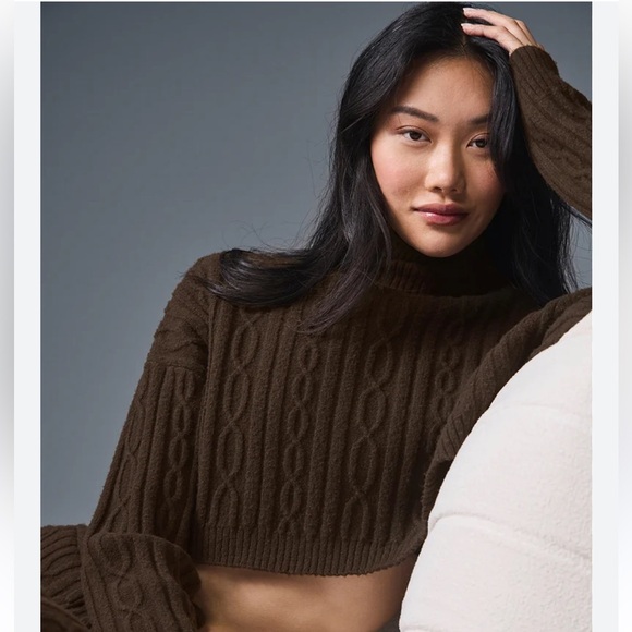 Alo Cable Knit Cropped Winter Bliss Turtleneck Long Sleeve in Espresso NWT! - Picture 2 of 10